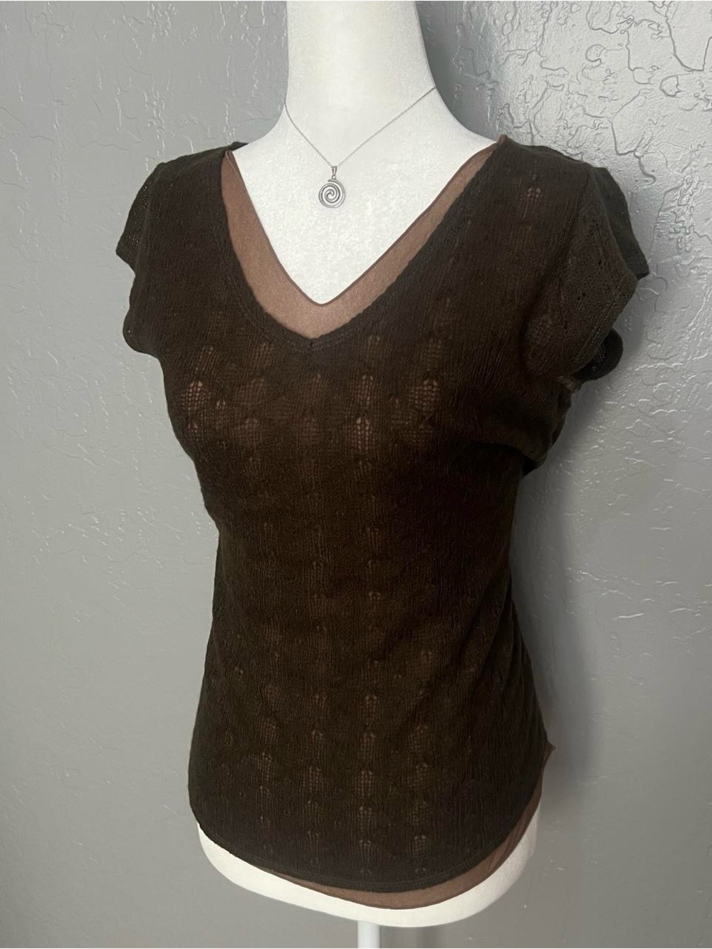 DKNY Knit V-Neck Short Sleeve Top in Dark Brown